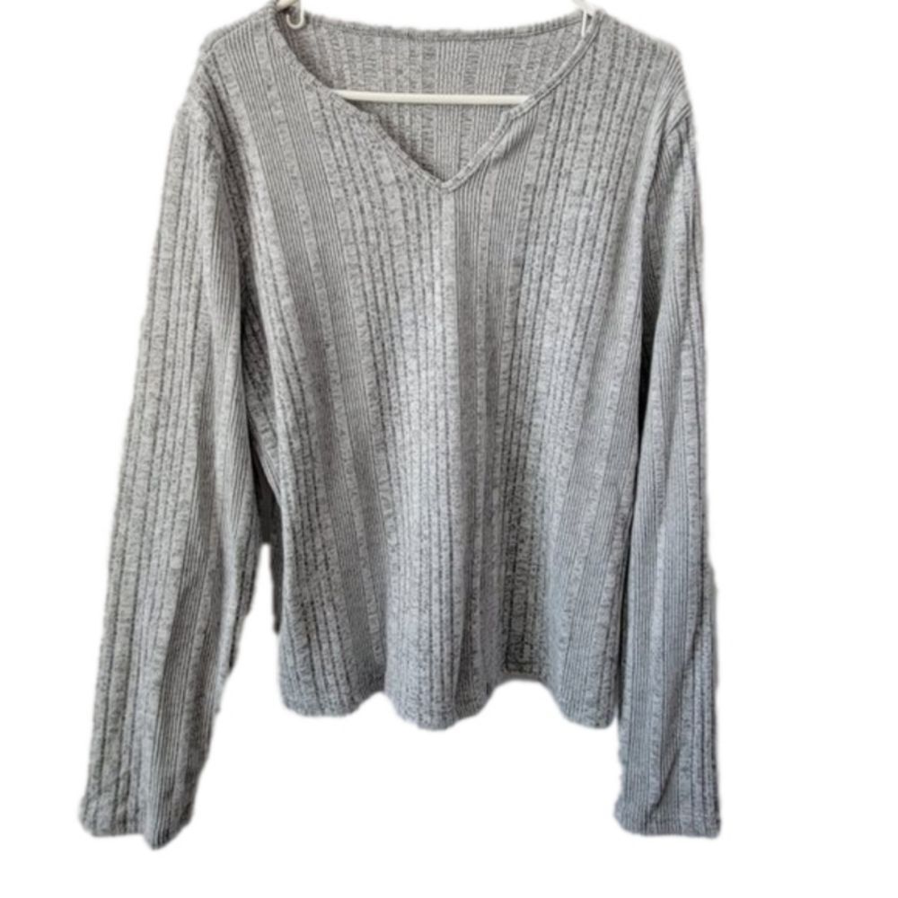 Women's V-neck Sweater sz 14 NEW Notched Gray Knit Soft ribbed Cozy Modern NWOT